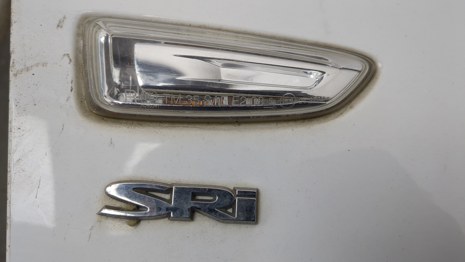 Крыло переднее правое