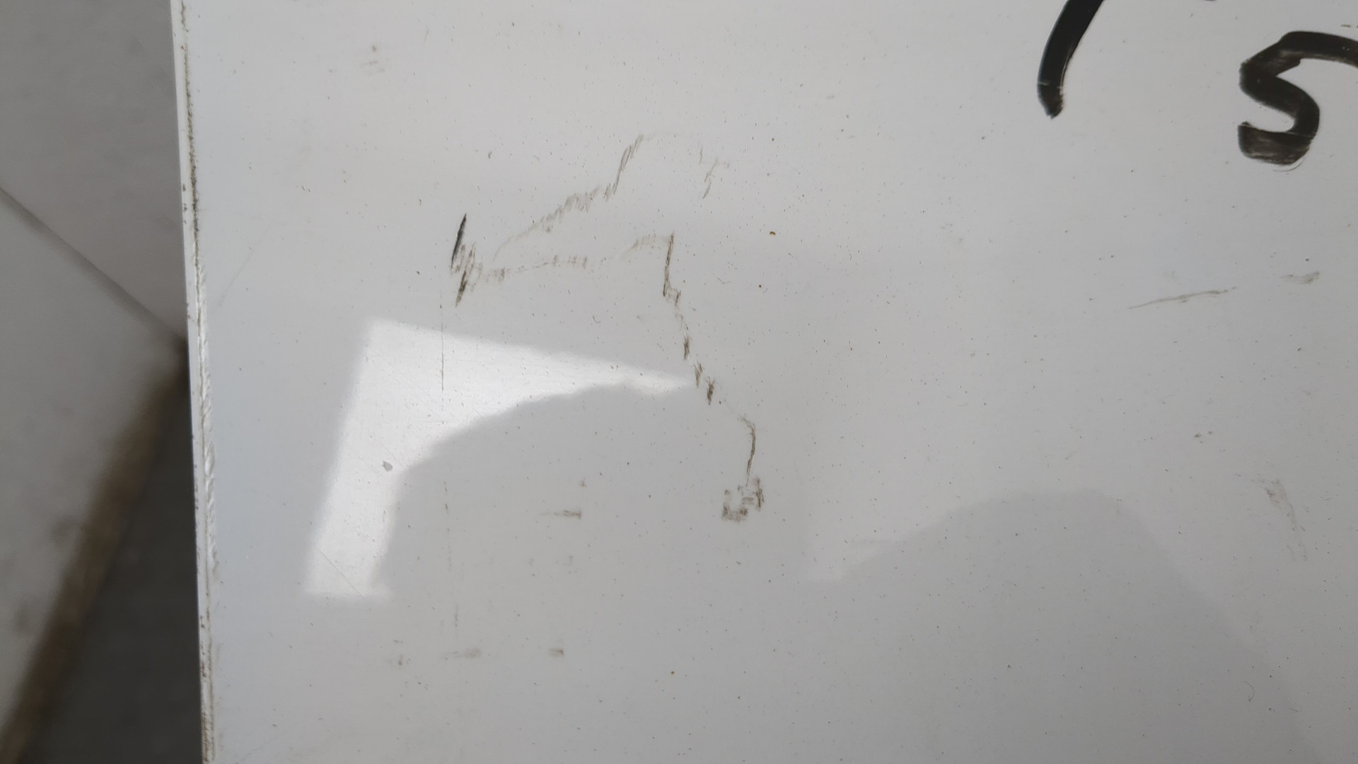 Крыло переднее правое