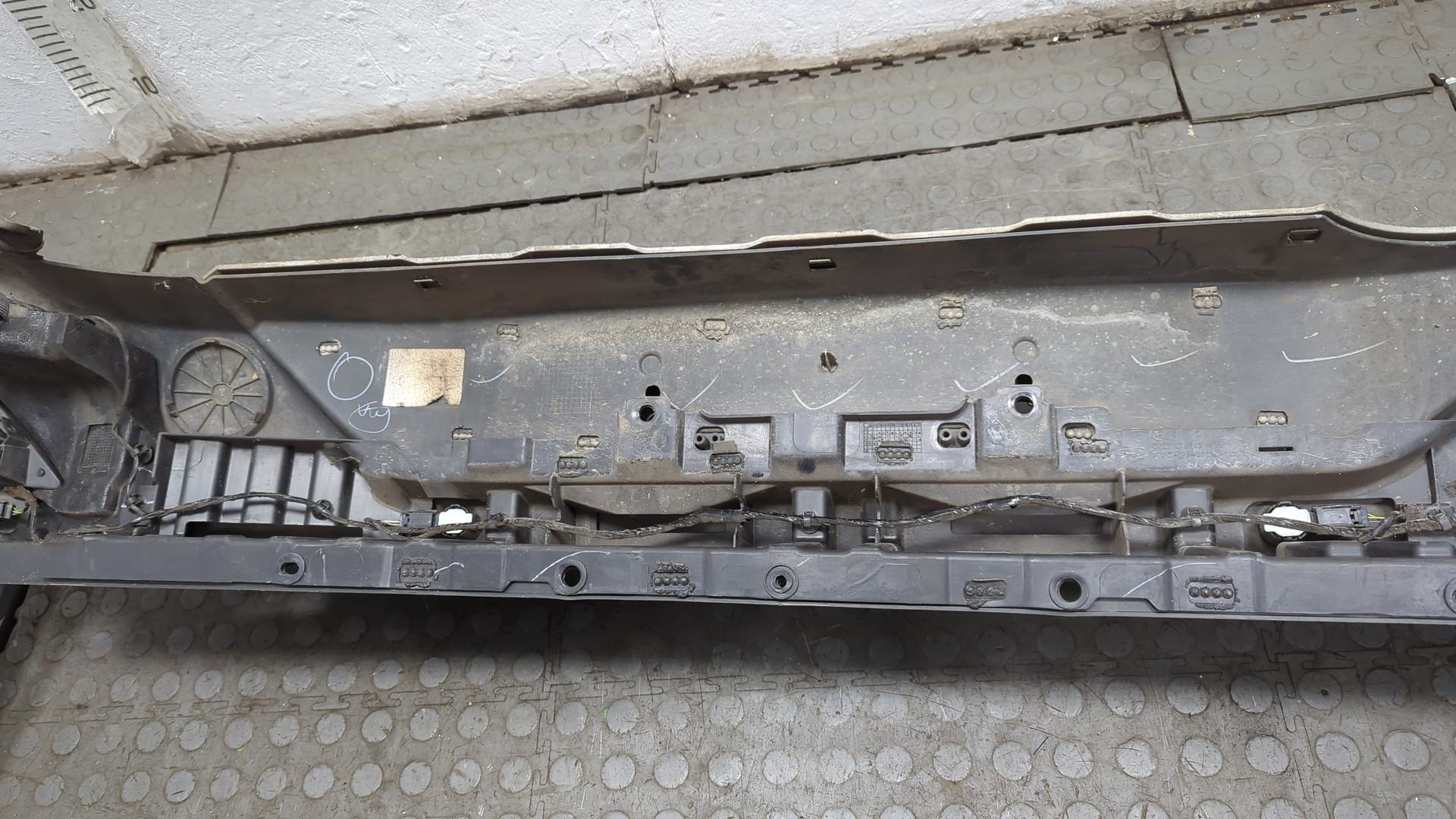 Бампер задний