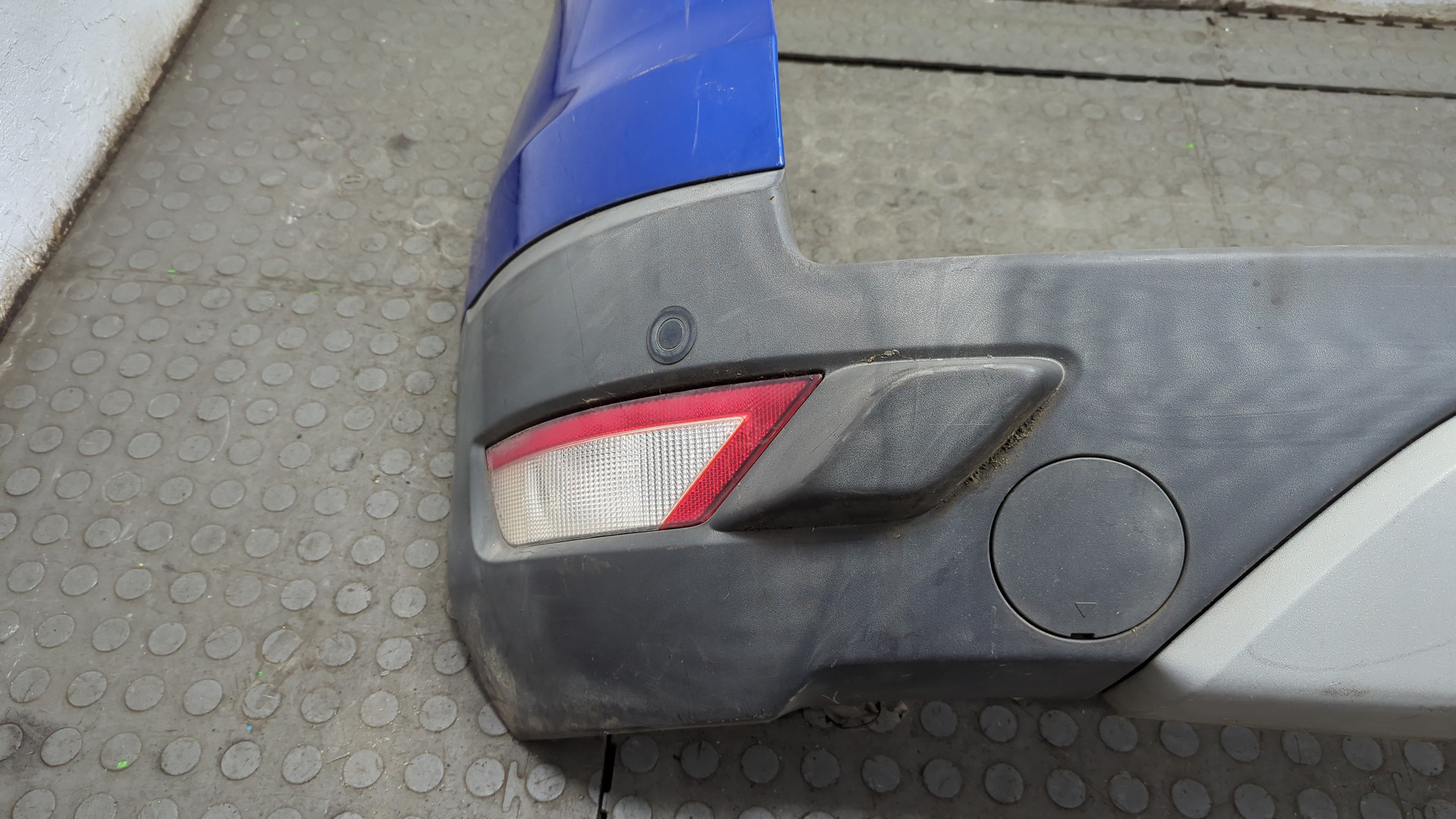 Бампер задний