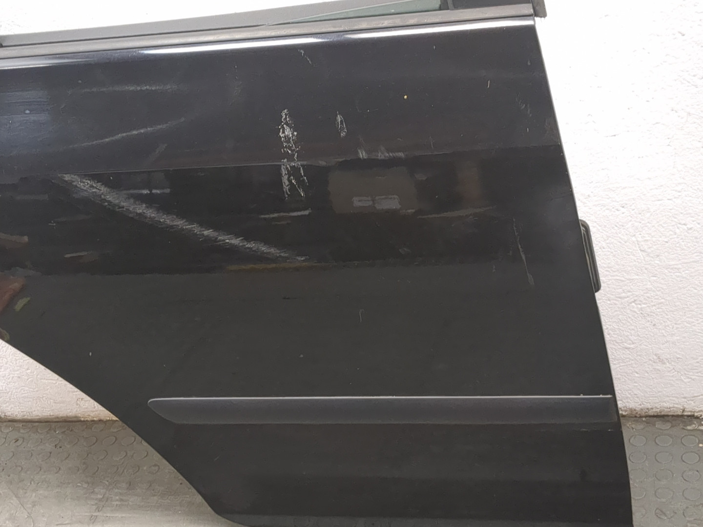 Дверь задняя правая