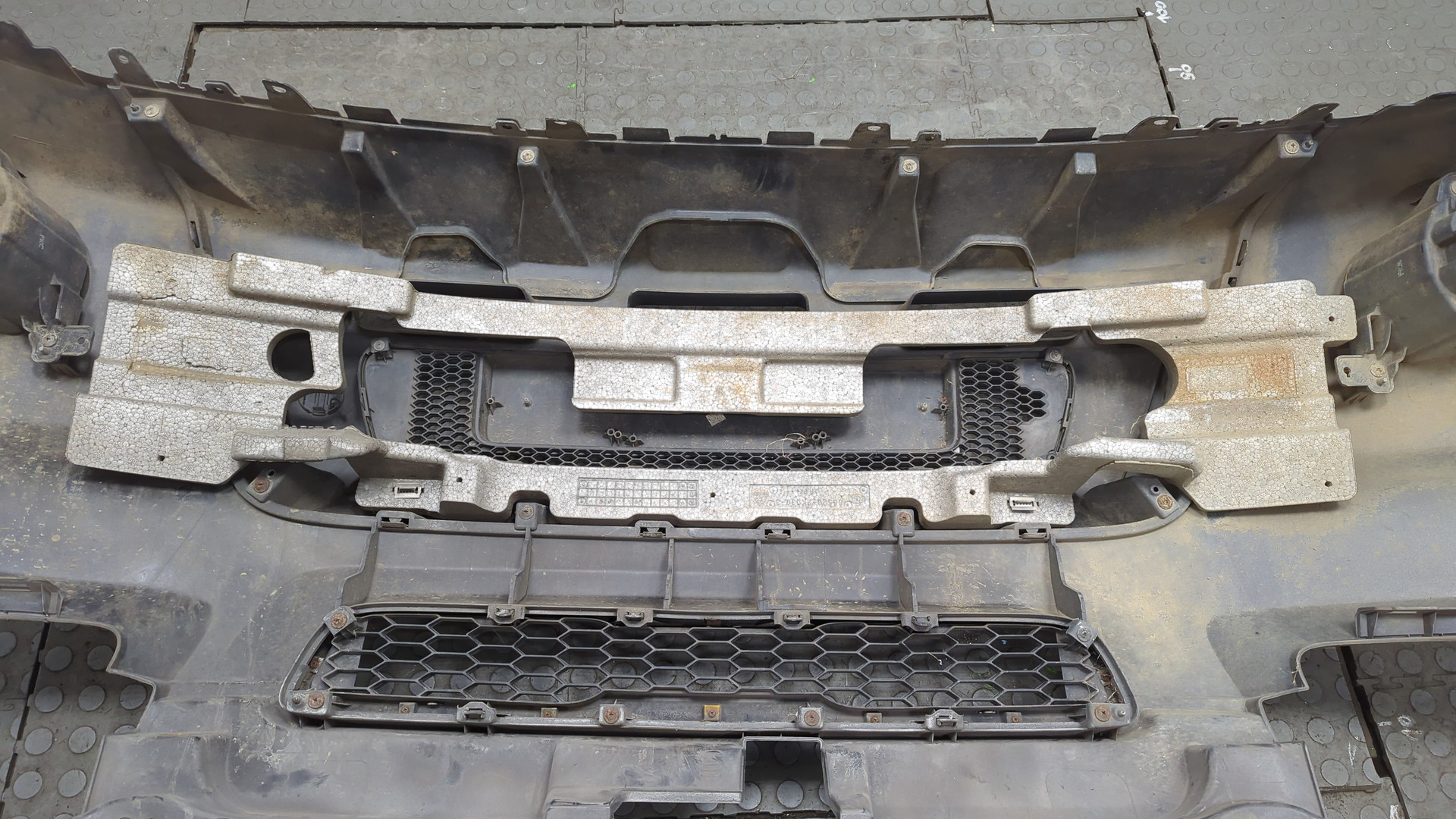 Бампер передний