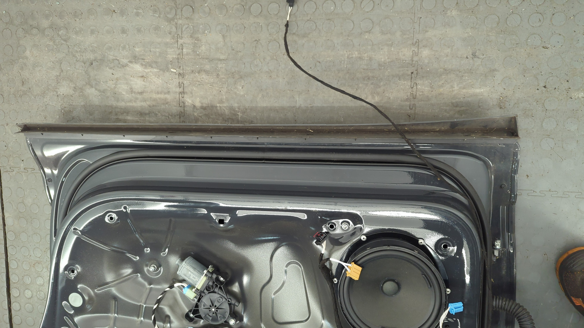 Дверь передняя правая