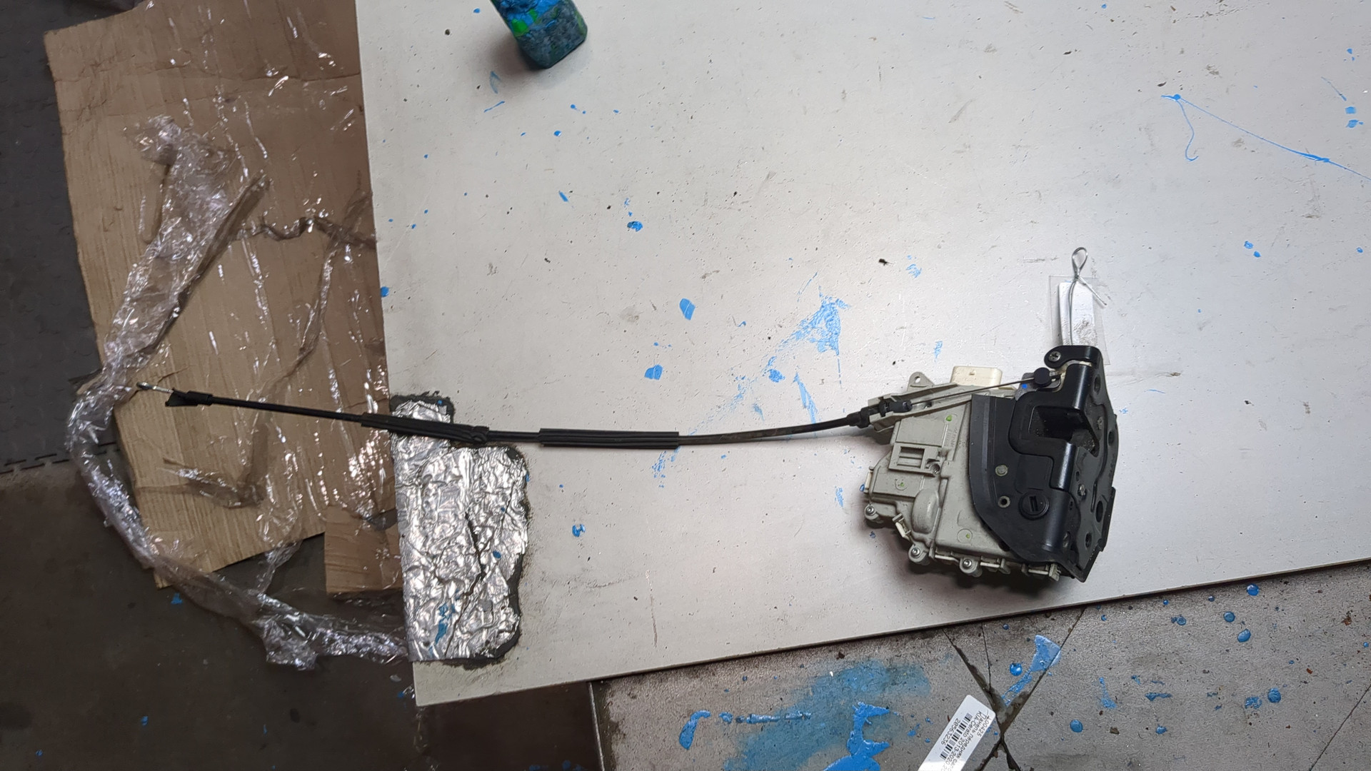 Замок двери задней левой