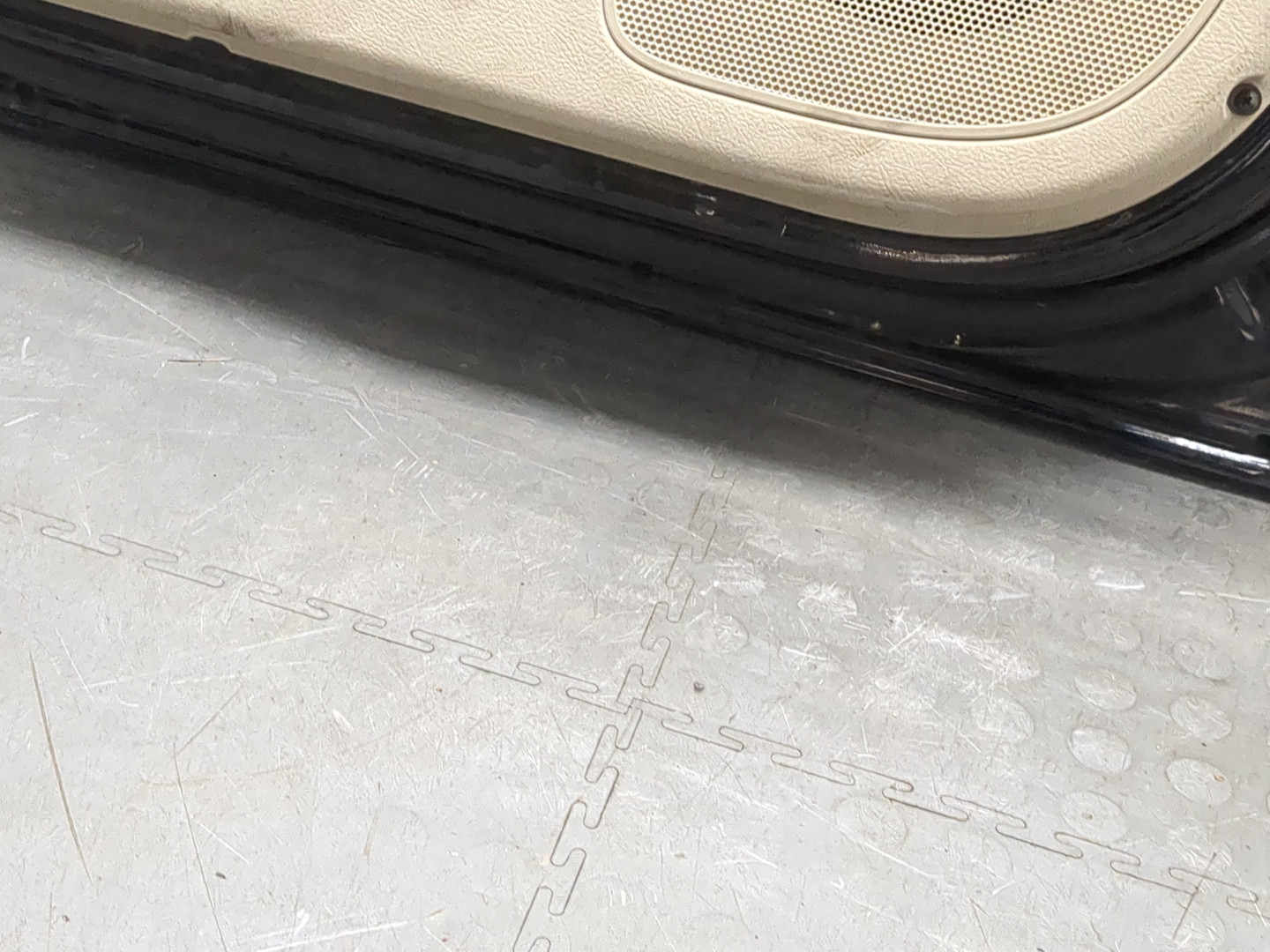 Дверь передняя левая