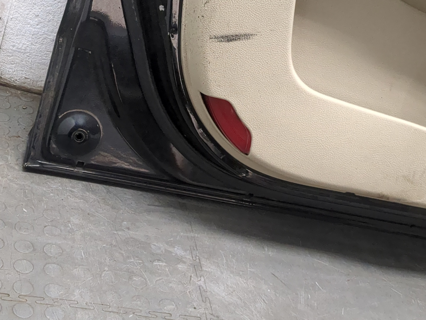 Дверь передняя левая