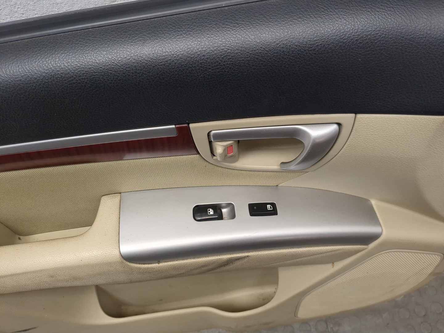 Дверь передняя левая