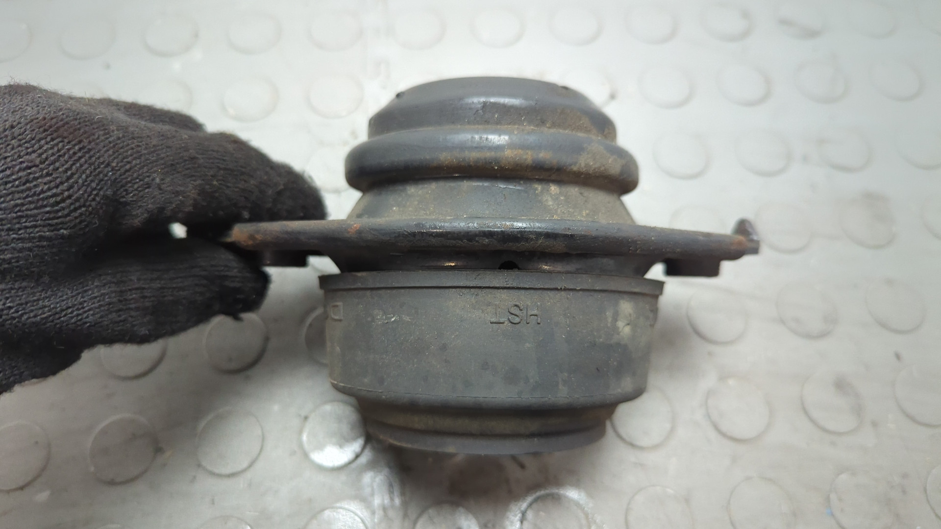 Опора двигателя