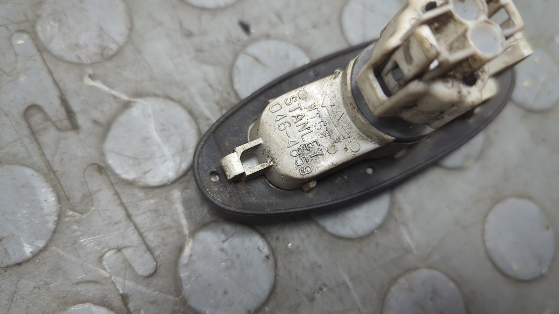 Указатель поворота левый