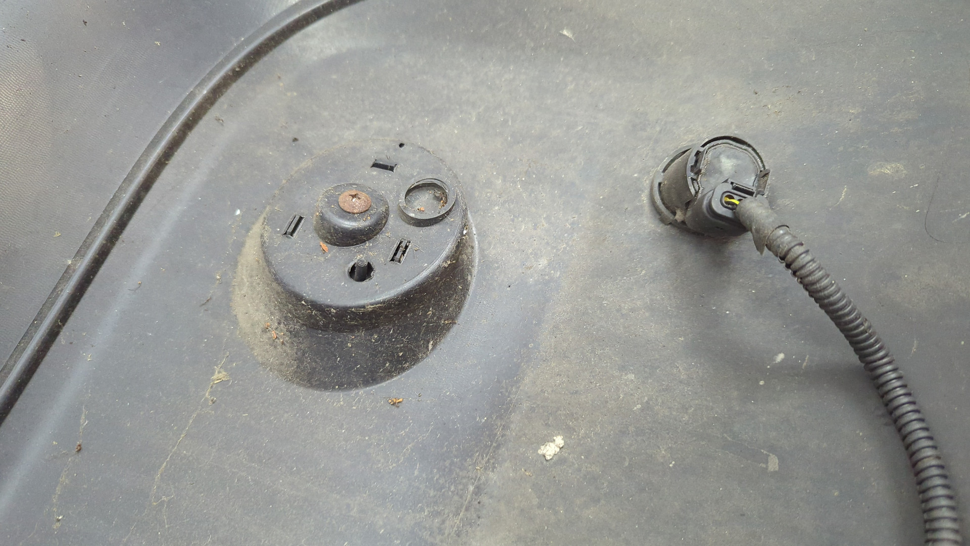 Бампер задний