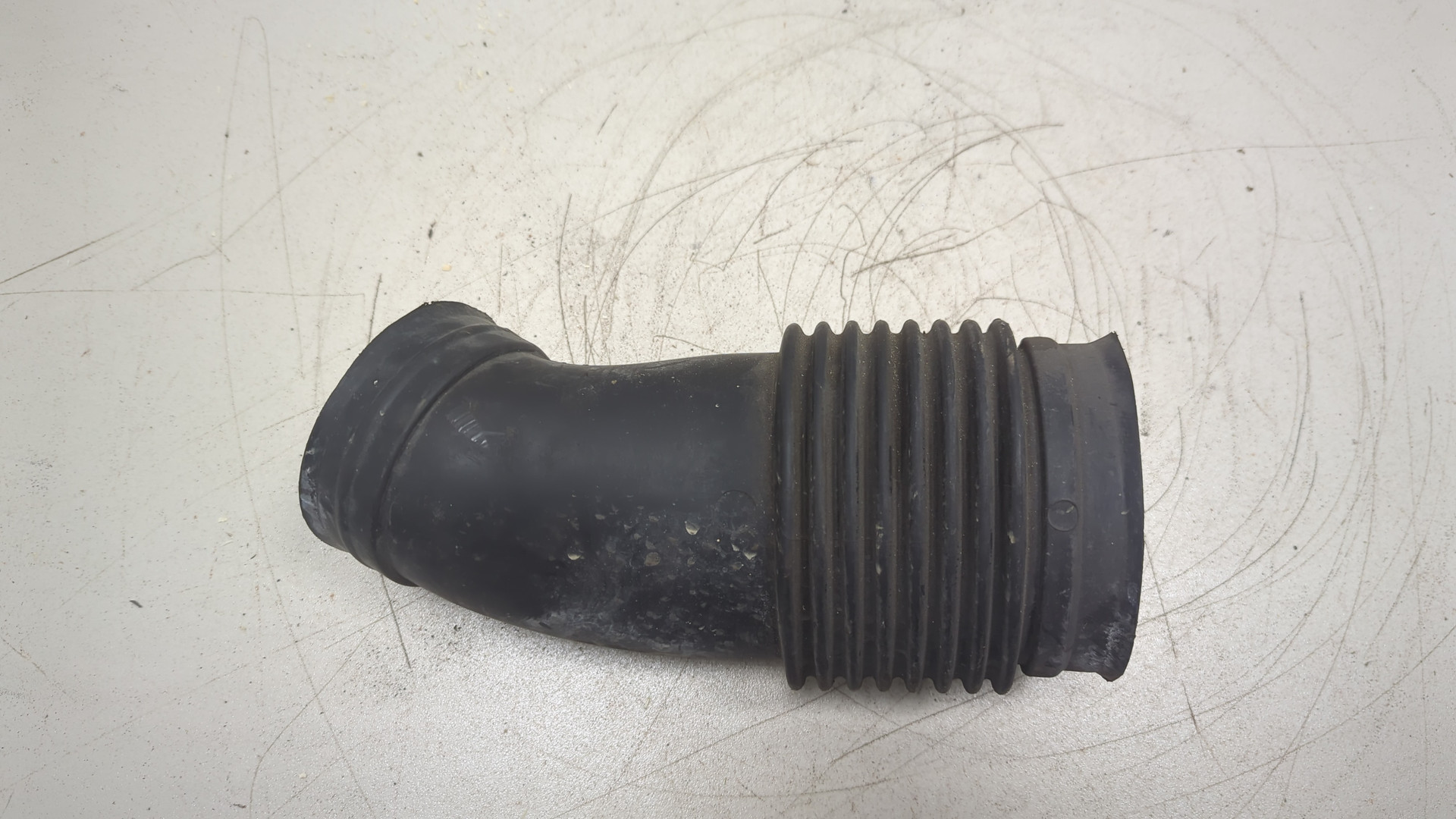 Патрубок воздушного фильтра