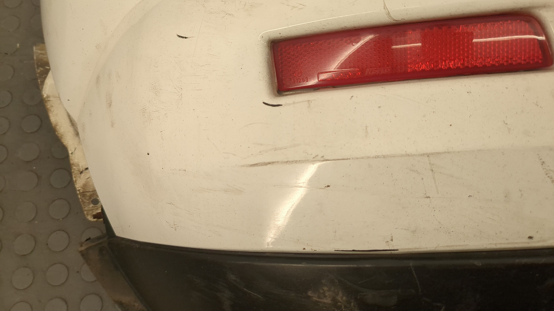 Бампер задний