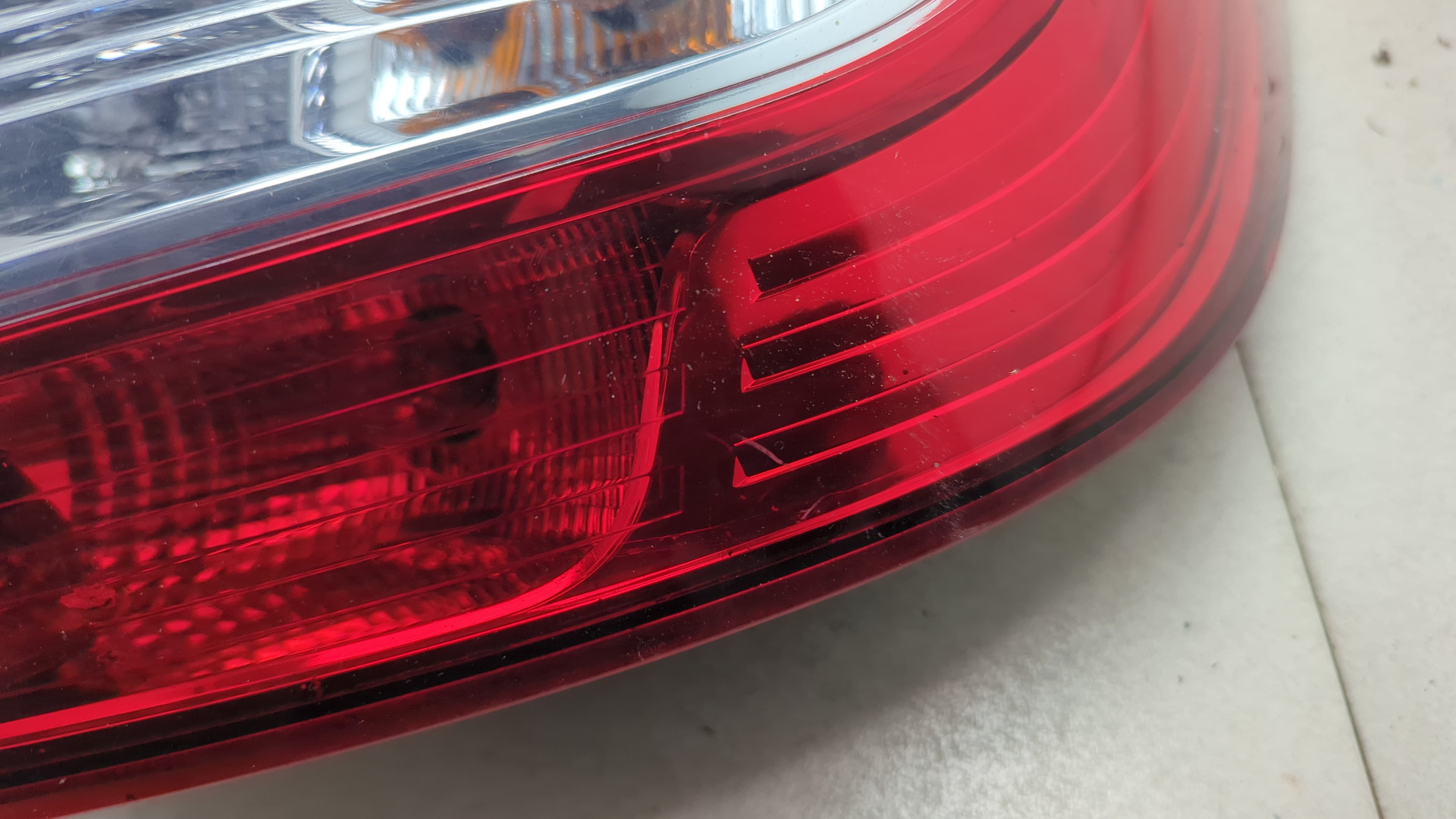 Фонарь задний правый