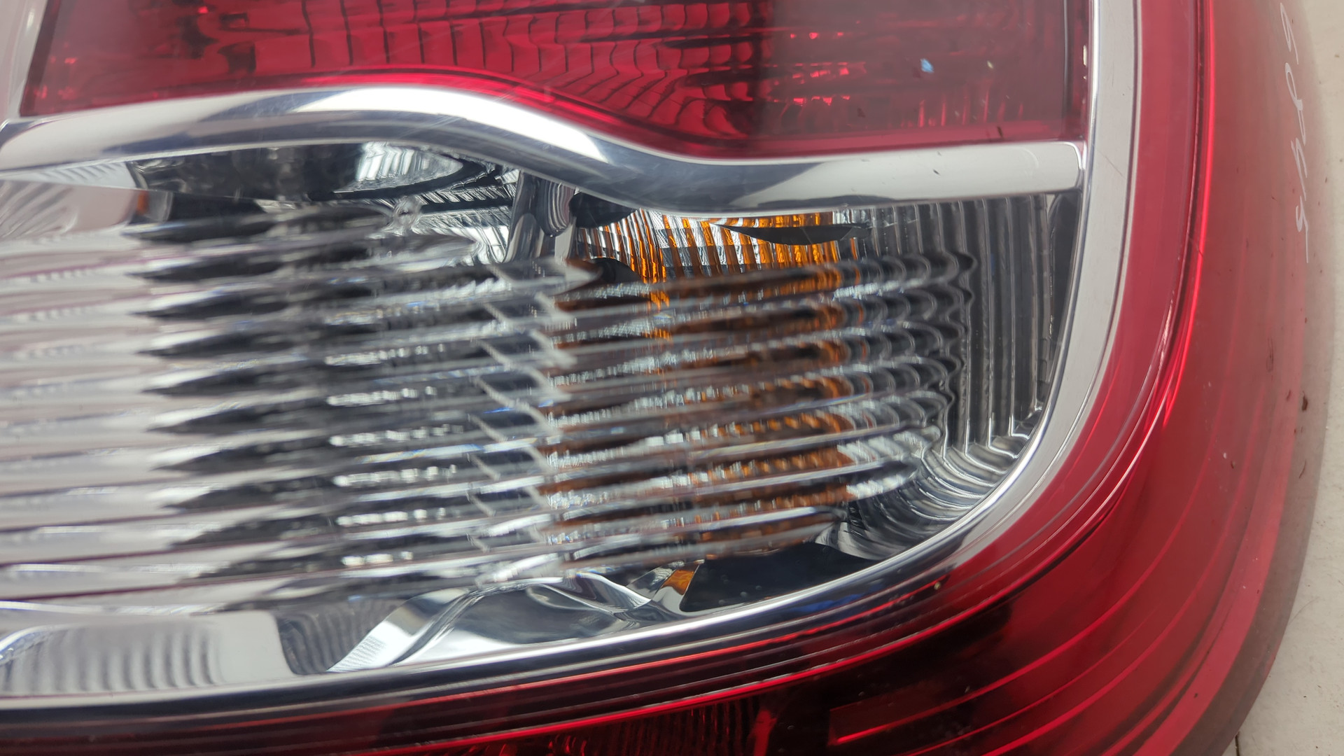 Фонарь задний правый