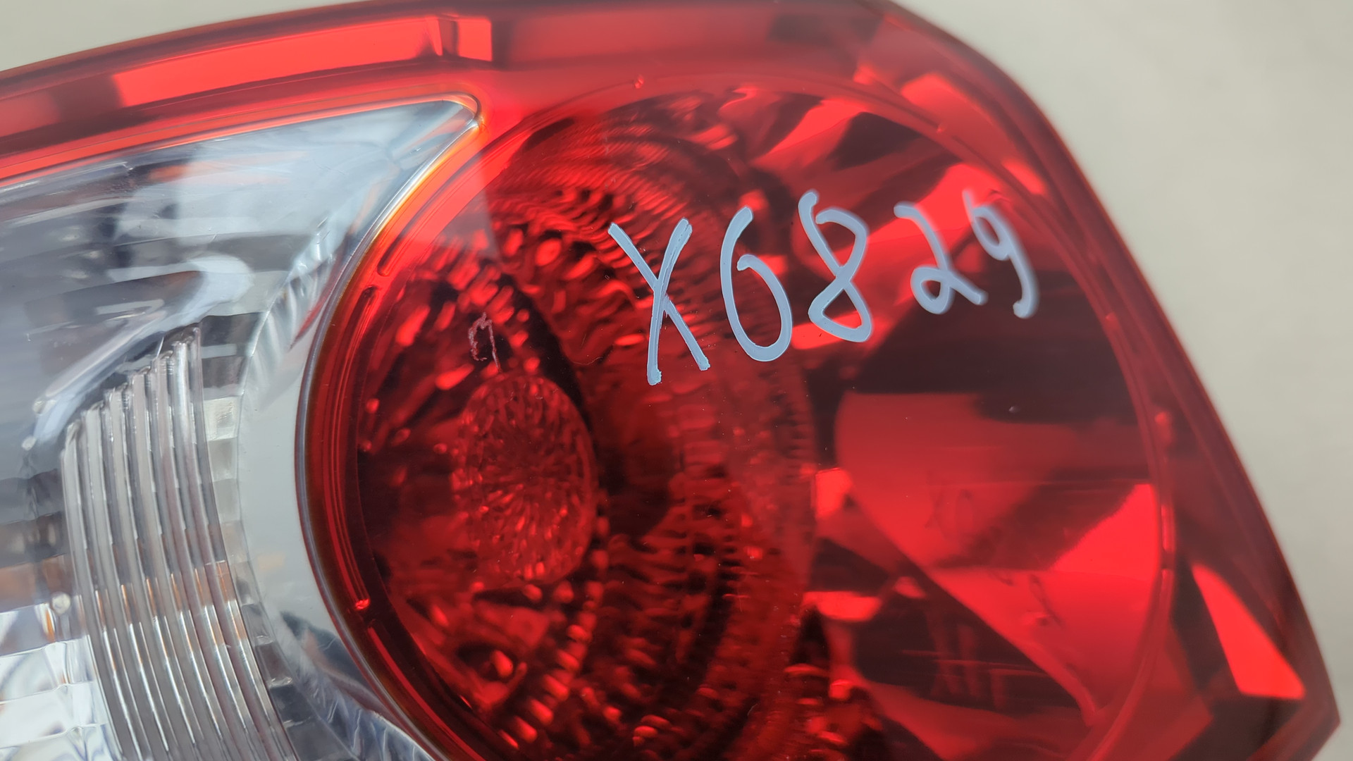 Фонарь задний левый