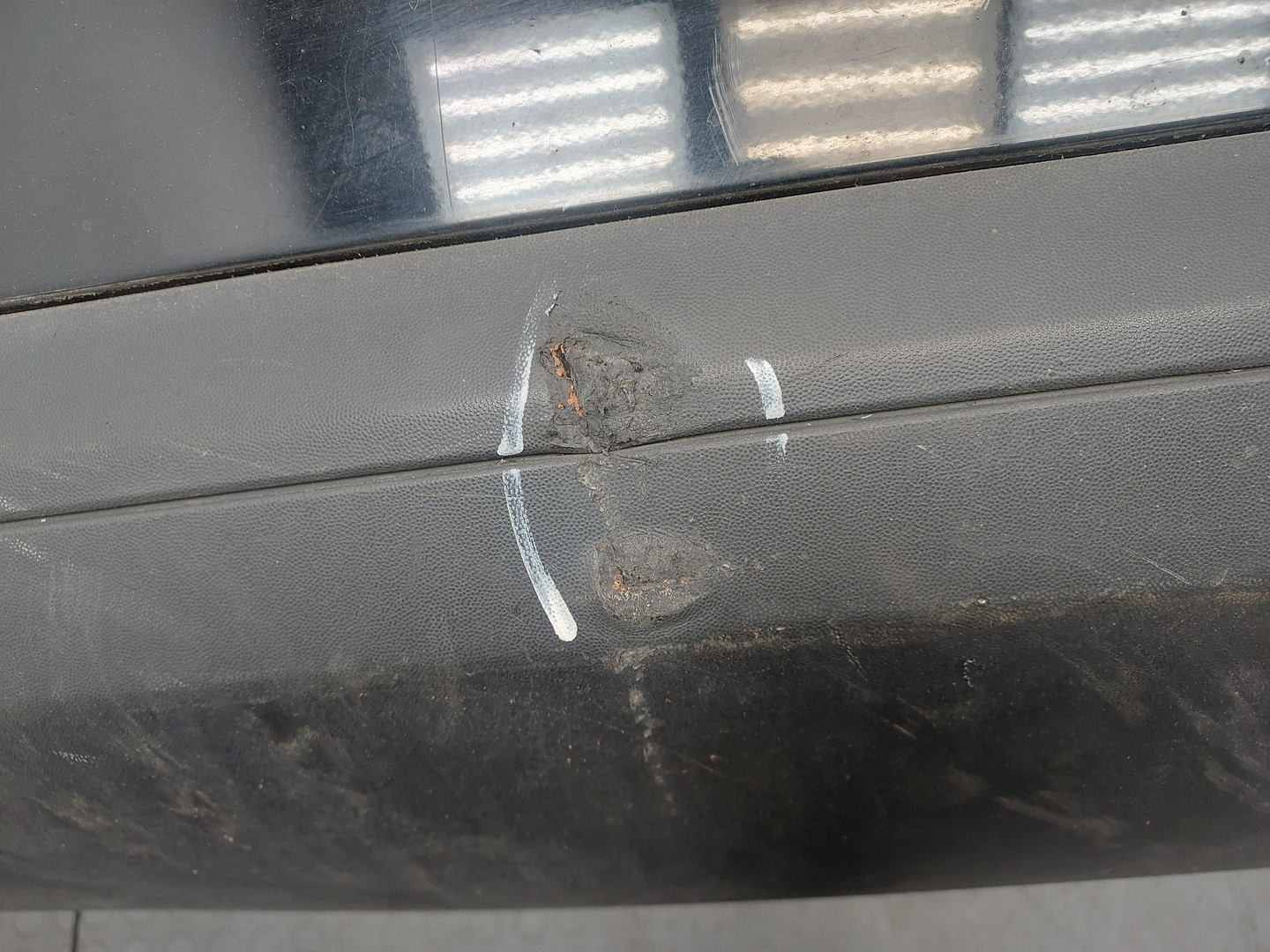 Бампер задний