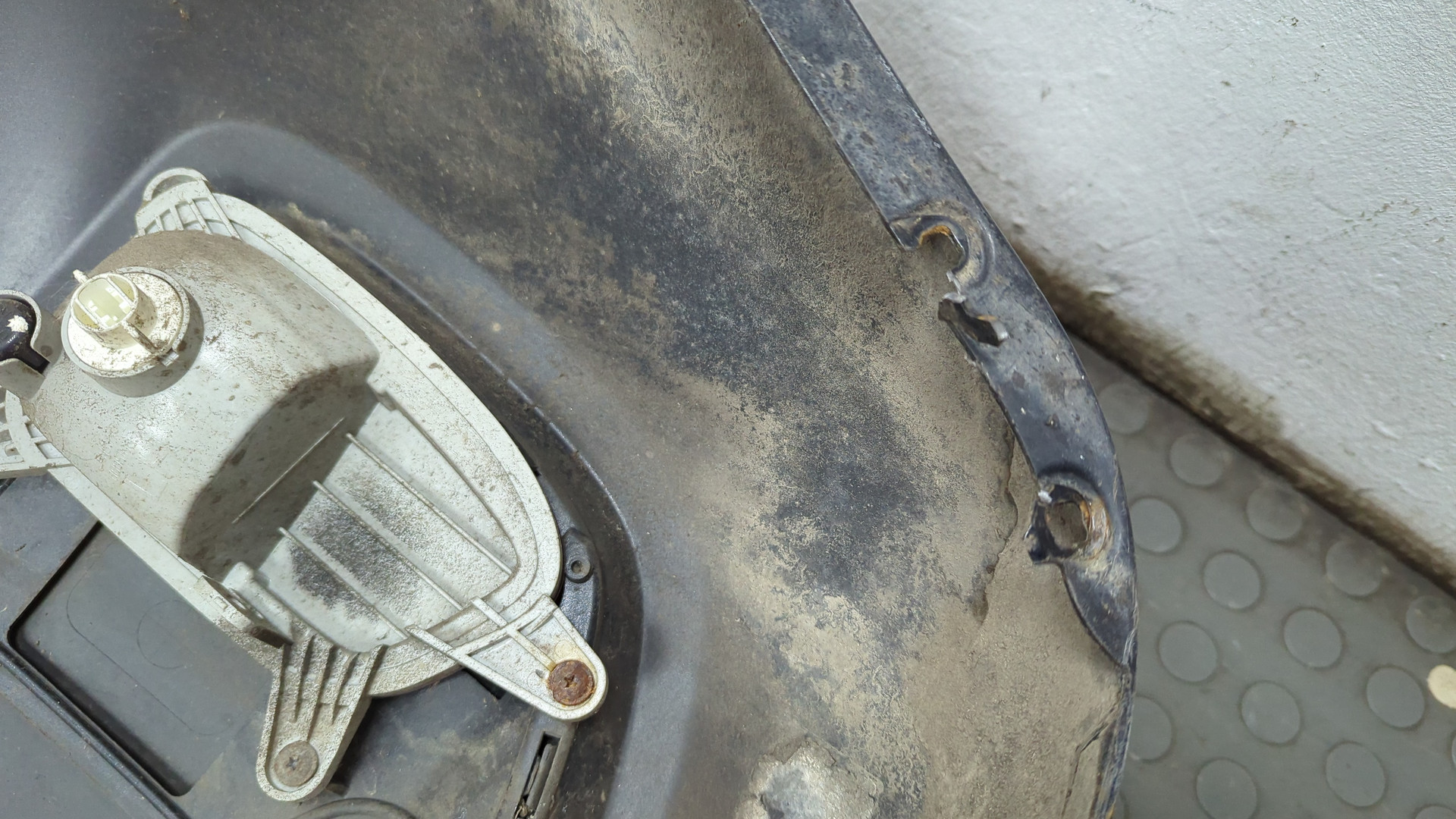 Бампер задний