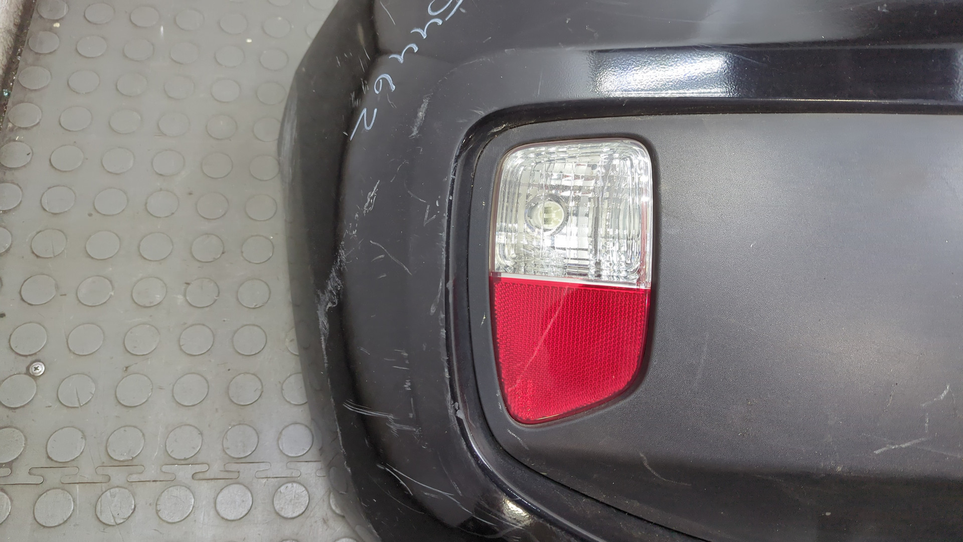 Бампер задний