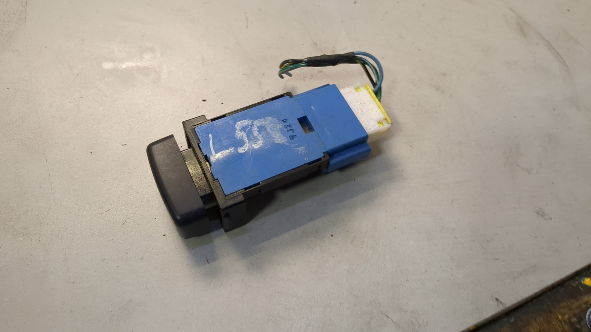 Кнопка света противотуманных фар