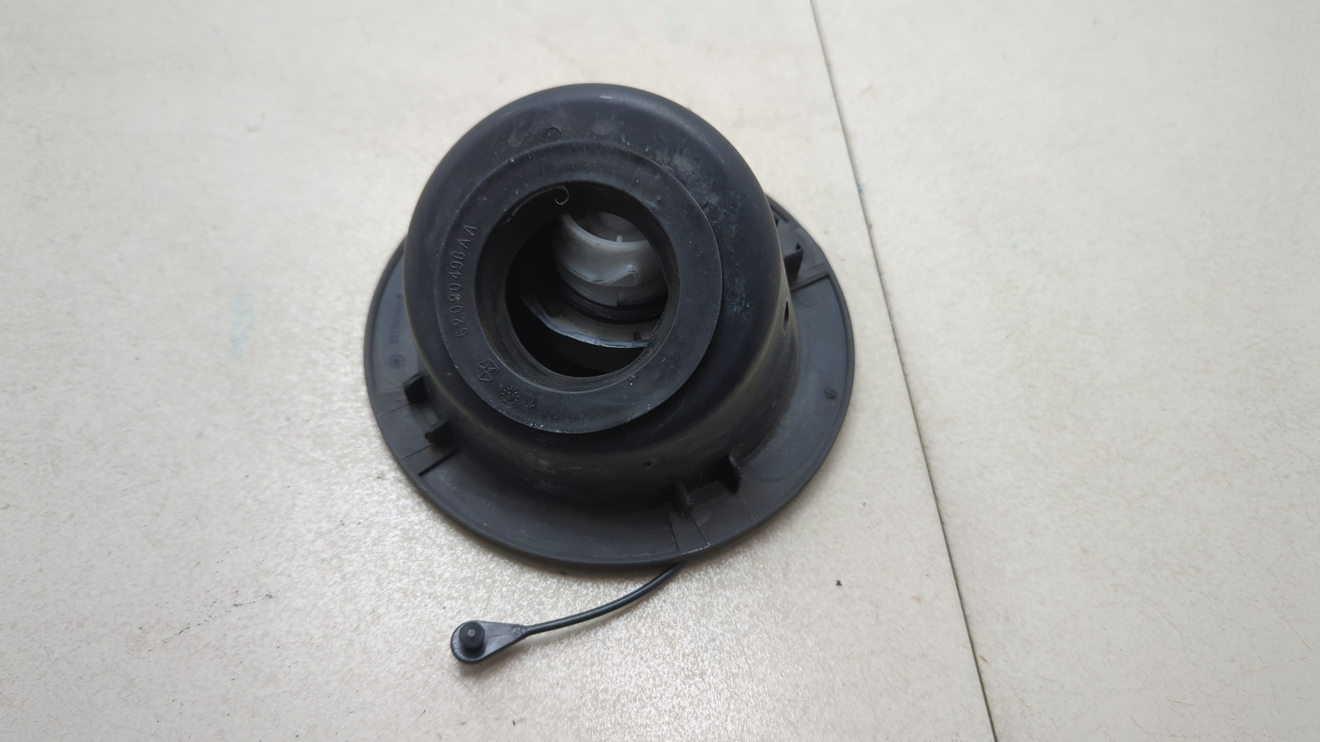 Лючок бензобака