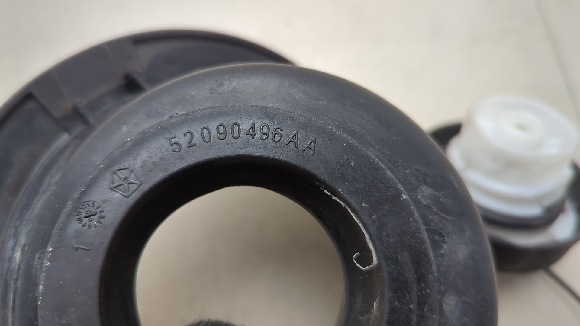 Лючок бензобака