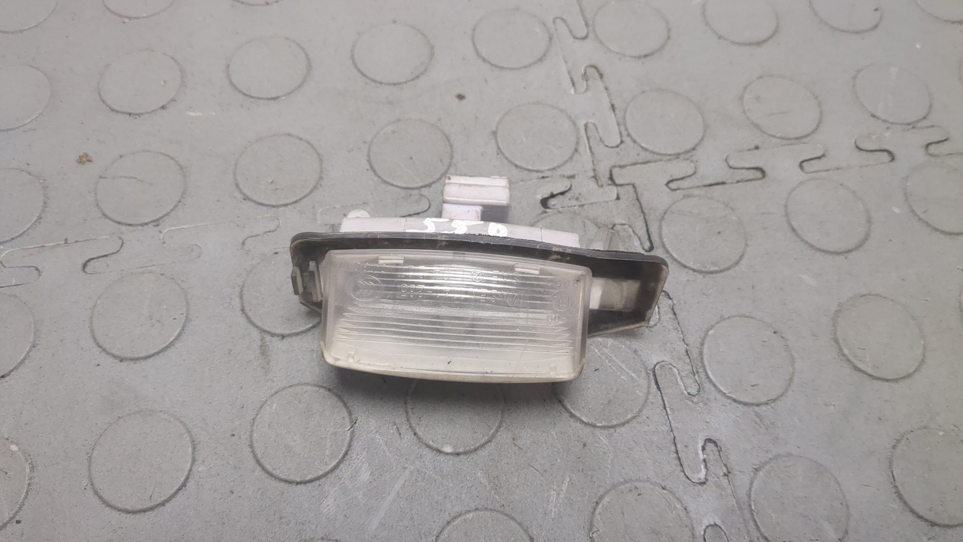 Фонарь подсветки номера