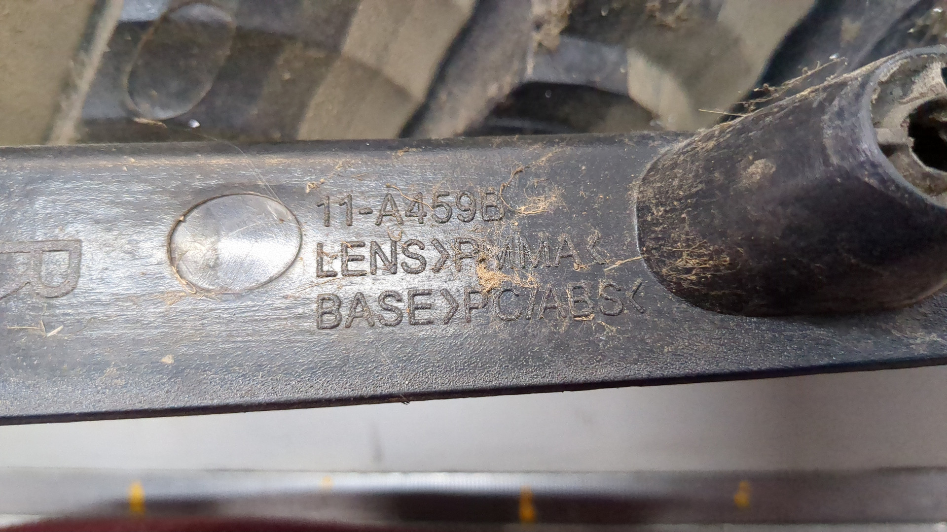 Фонарь задний правый