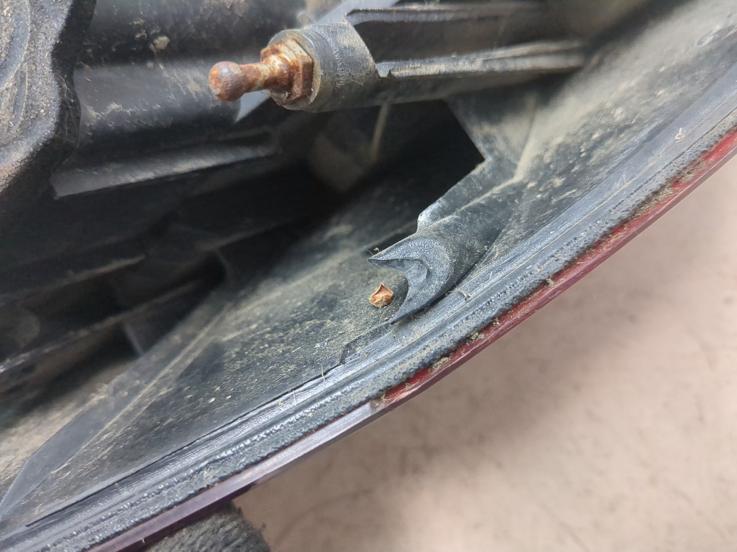 Фонарь задний правый