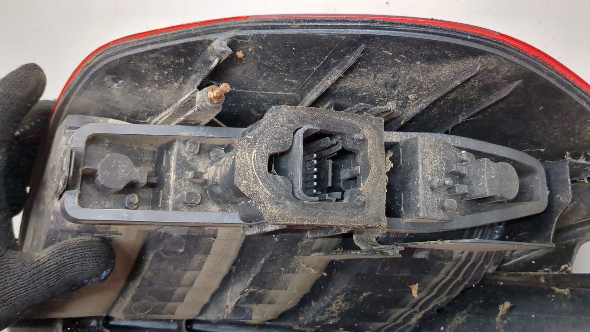 Фонарь задний правый