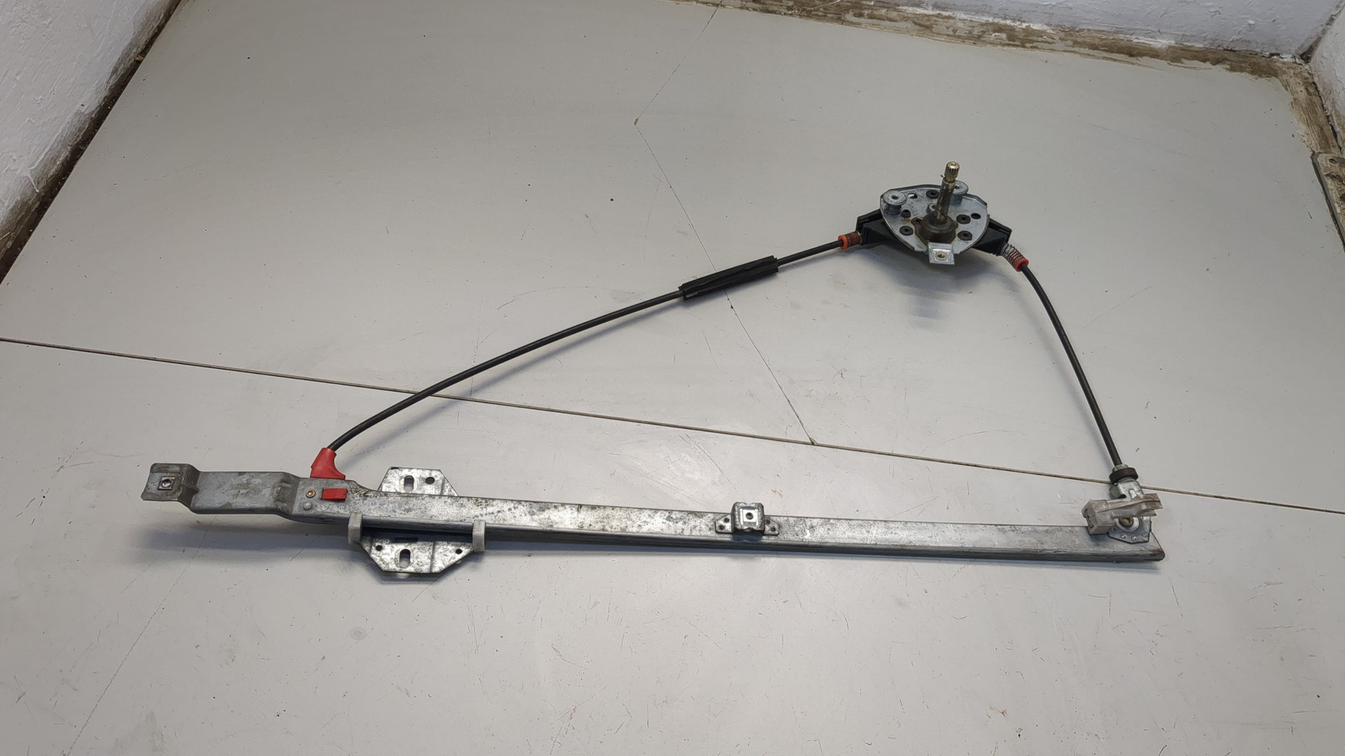 Стеклоподъемник механ. передний правый