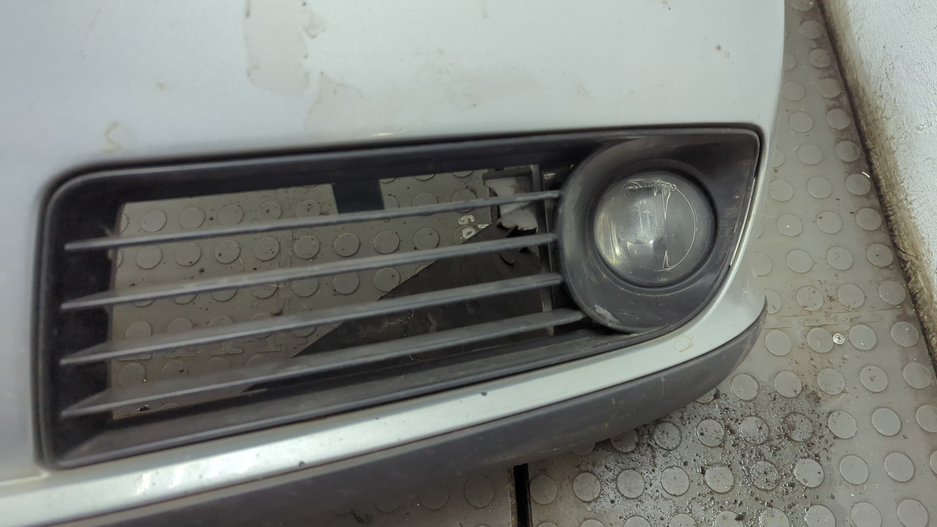 Бампер передний