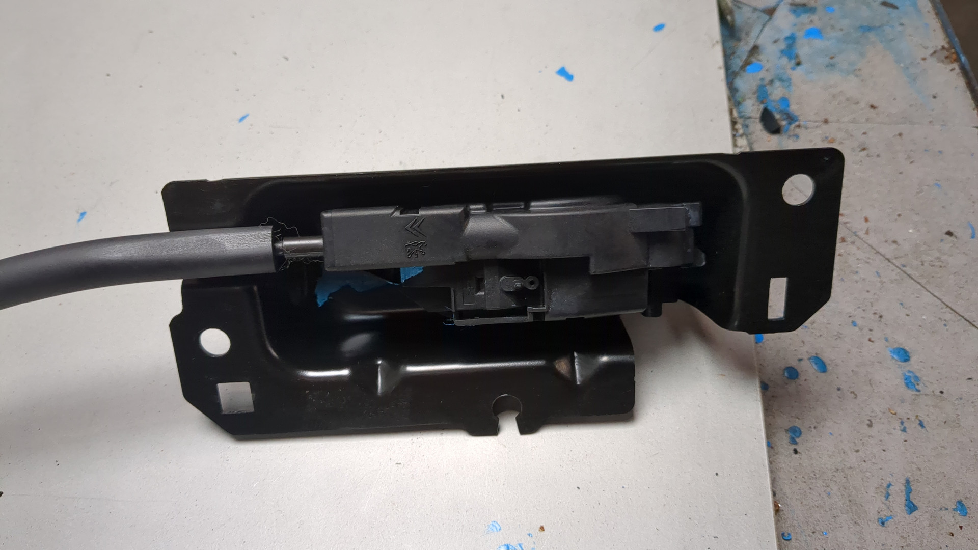 Замок багажника