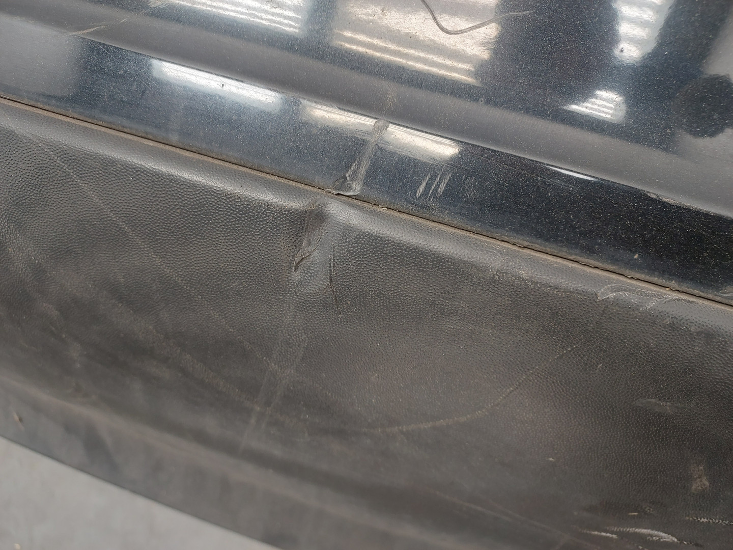 Бампер задний