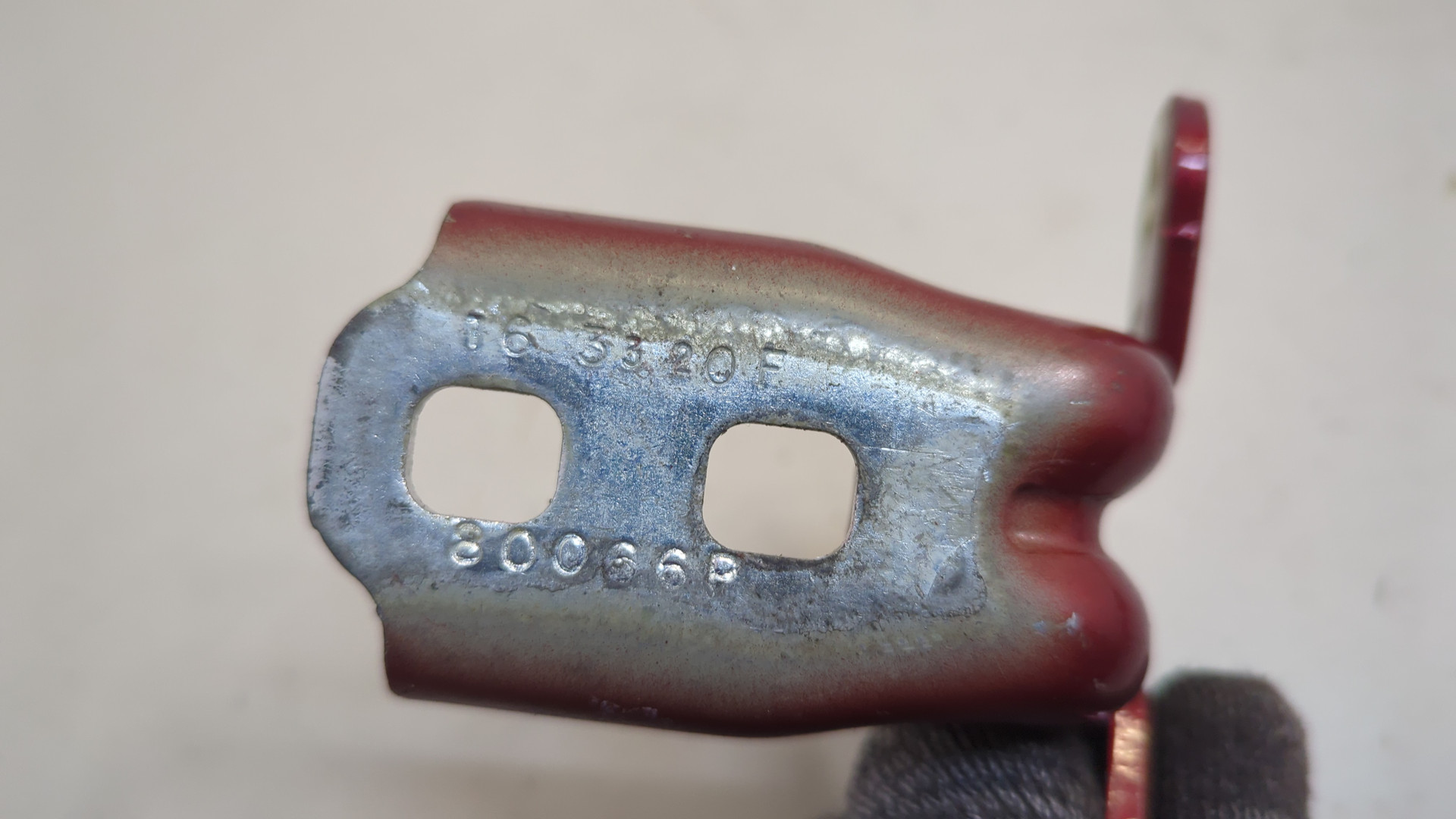 Петля двери