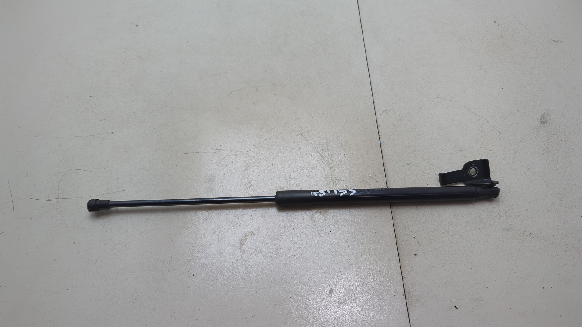 Амортизатор стекла багажника