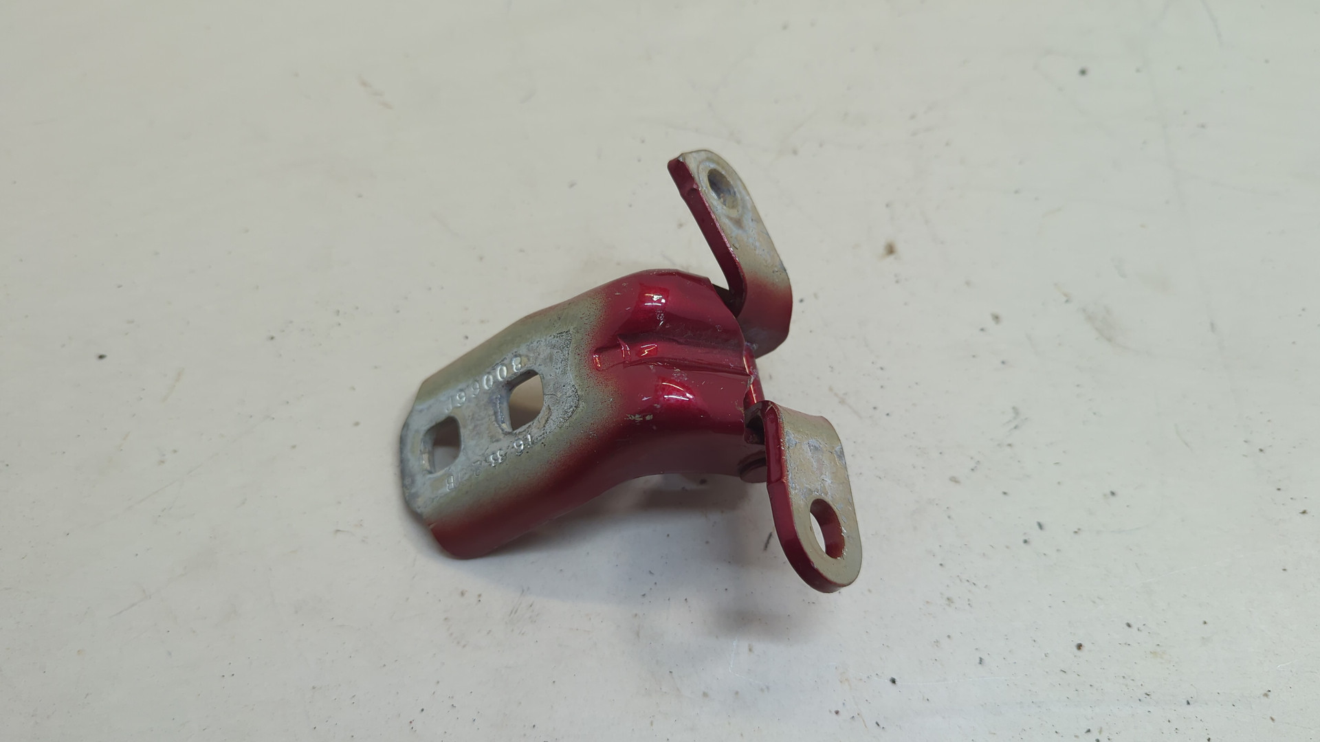 Петля двери