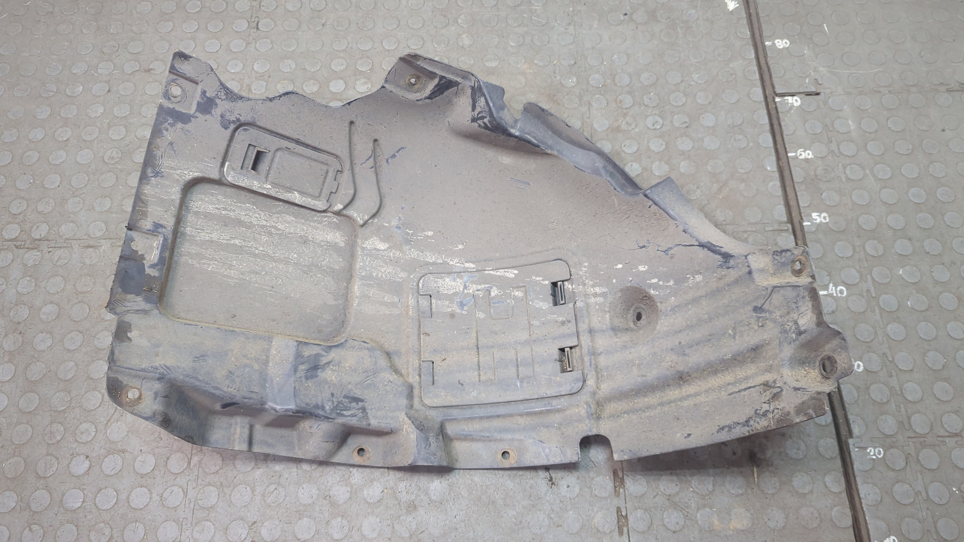 Локер передний правый