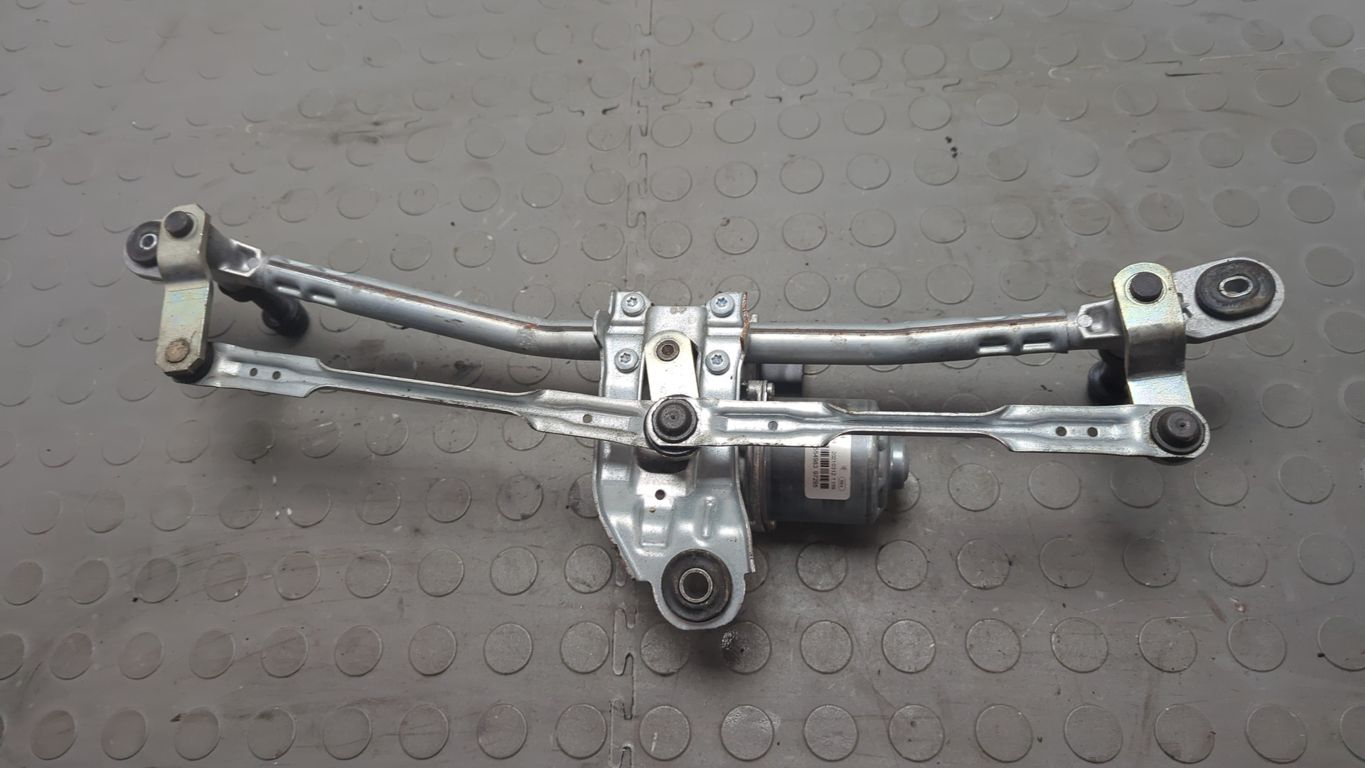 Трапеция стеклоочистителей