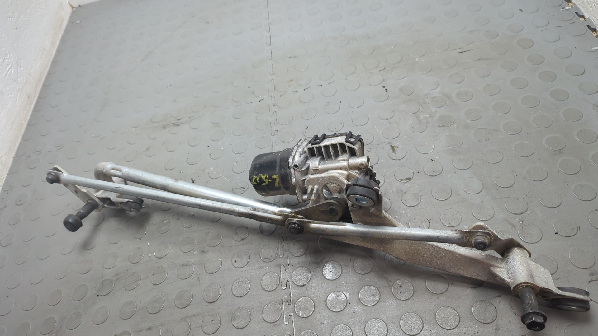 Трапеция стеклоочистителей