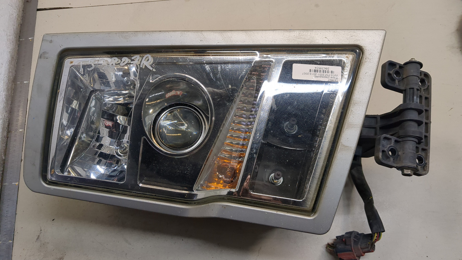 Фара правая