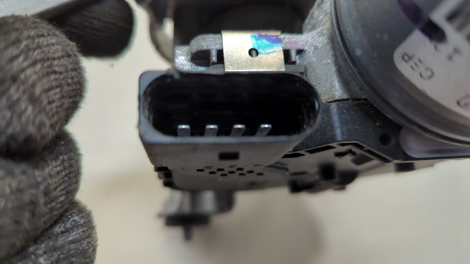 Моторчик стеклоочистителя передний