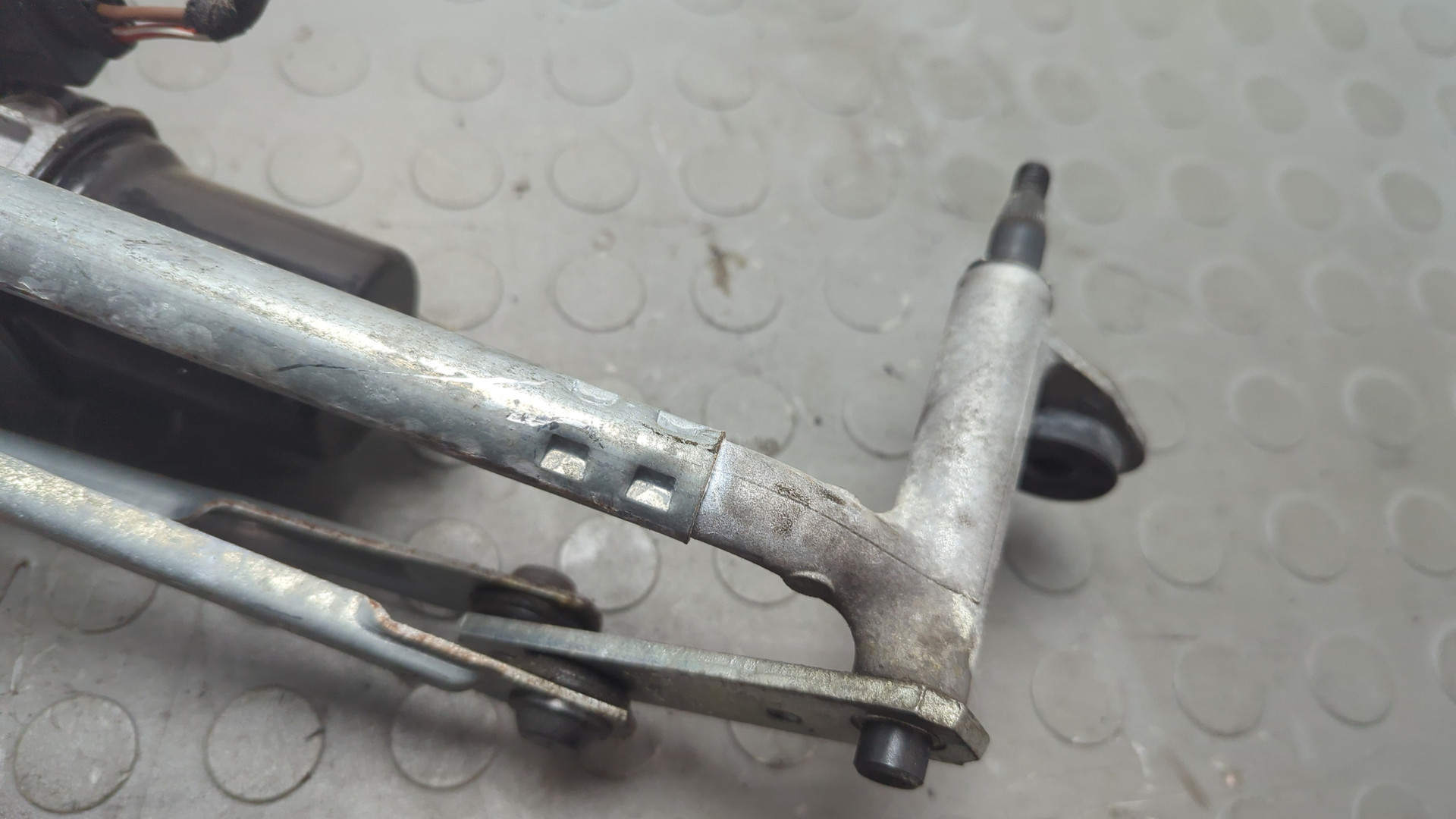 Трапеция стеклоочистителей