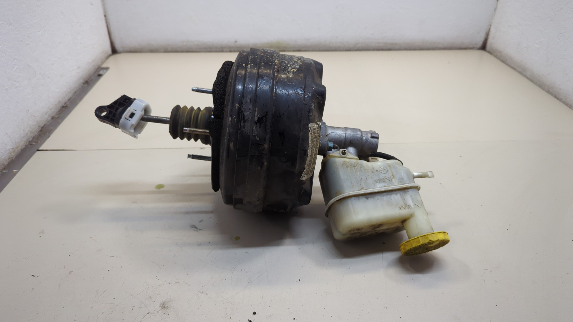 Цилиндр тормозной главный