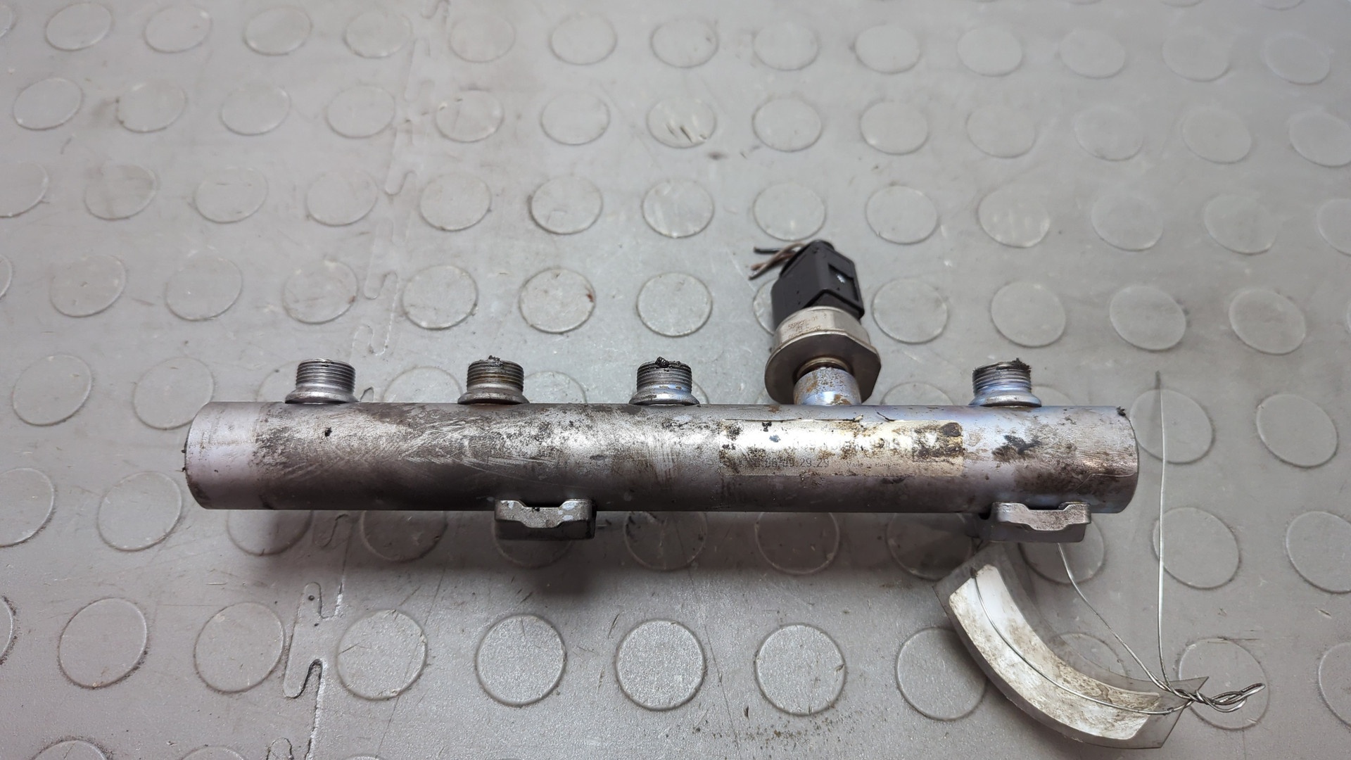 Рейка топливная (рампа)