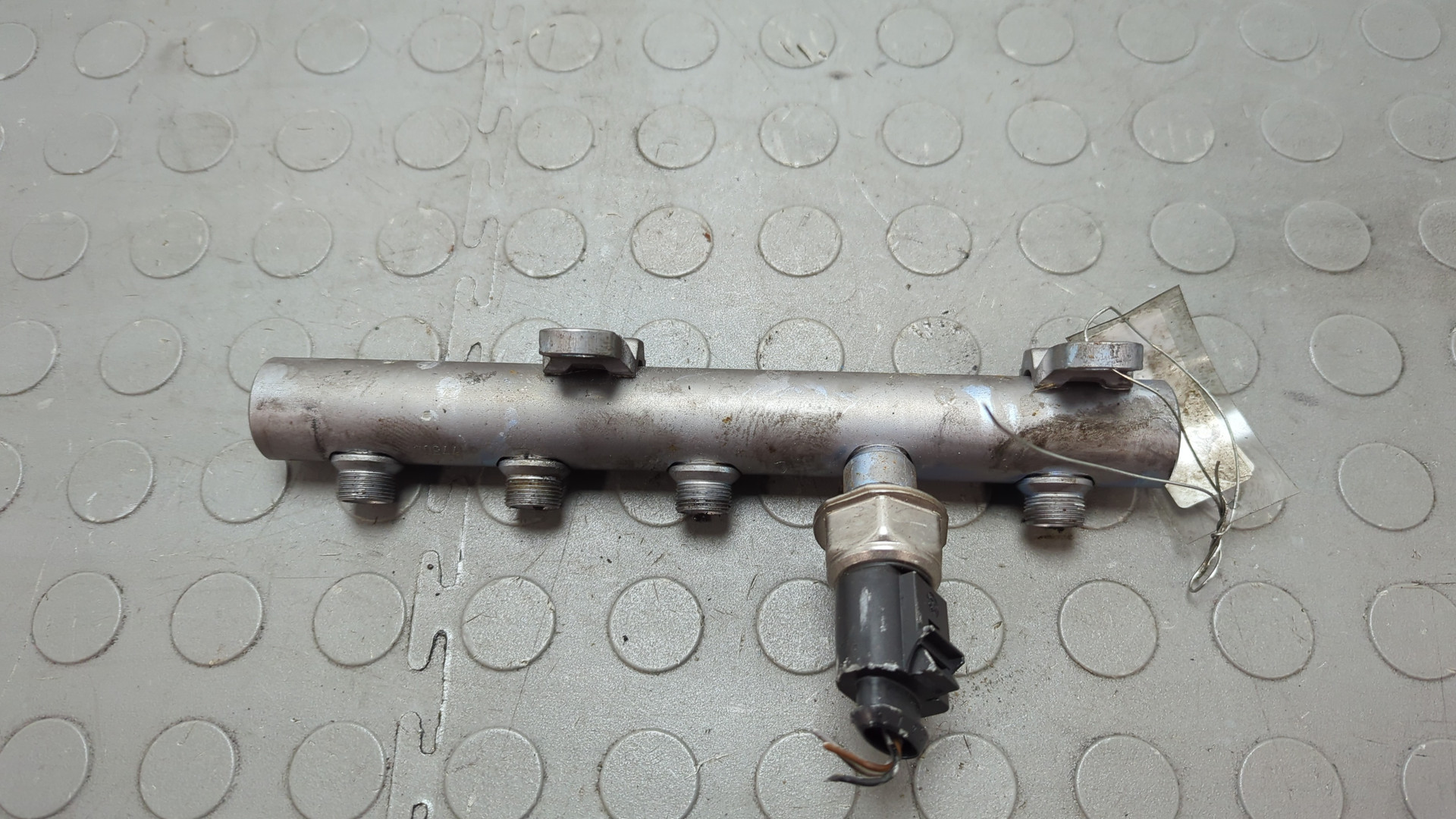 Рейка топливная (рампа)