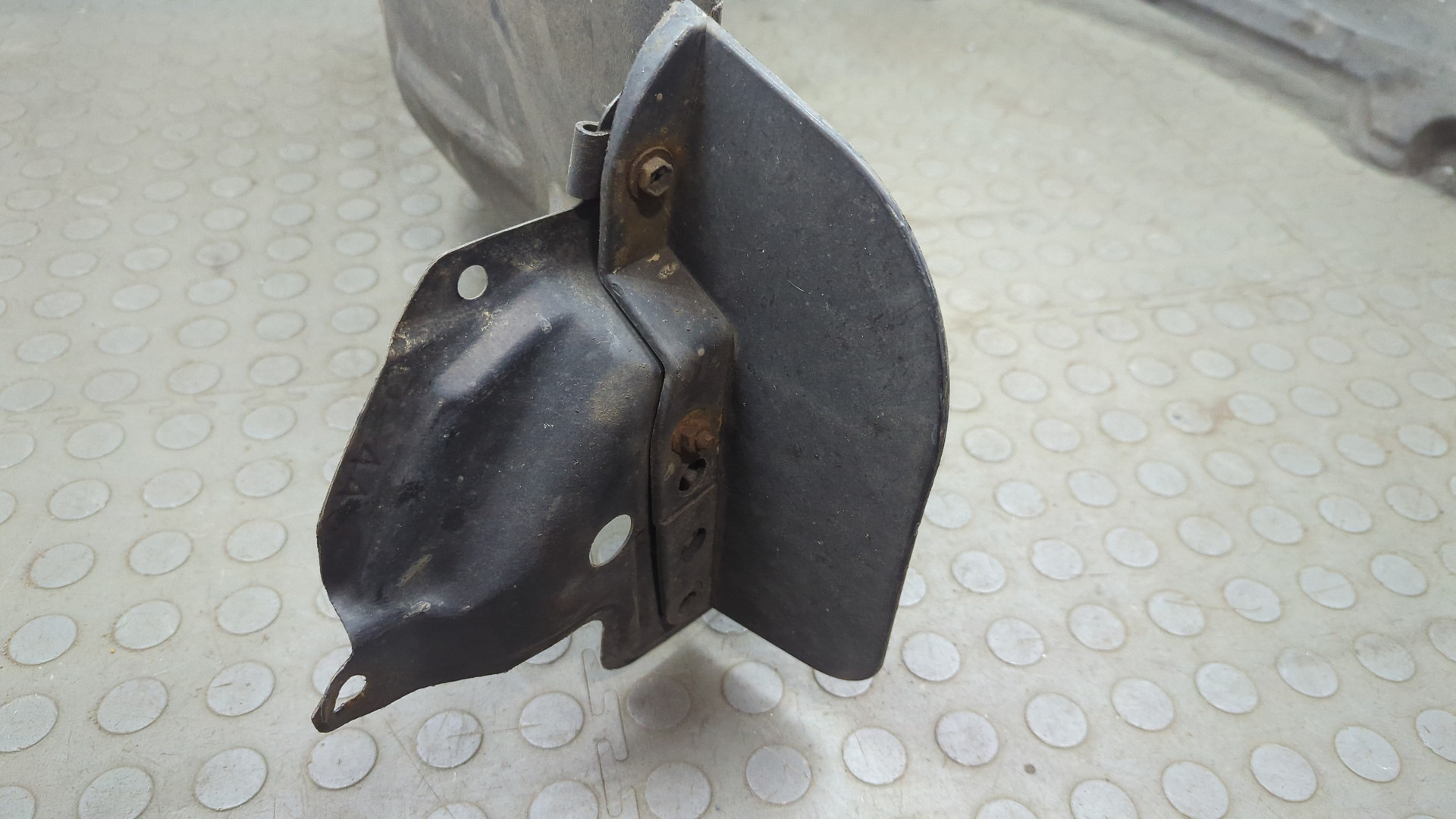 Локер передний левый