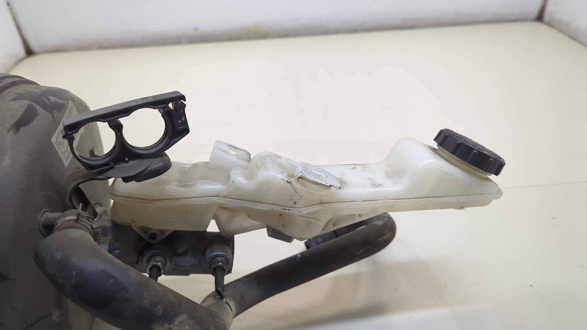 Цилиндр тормозной главный