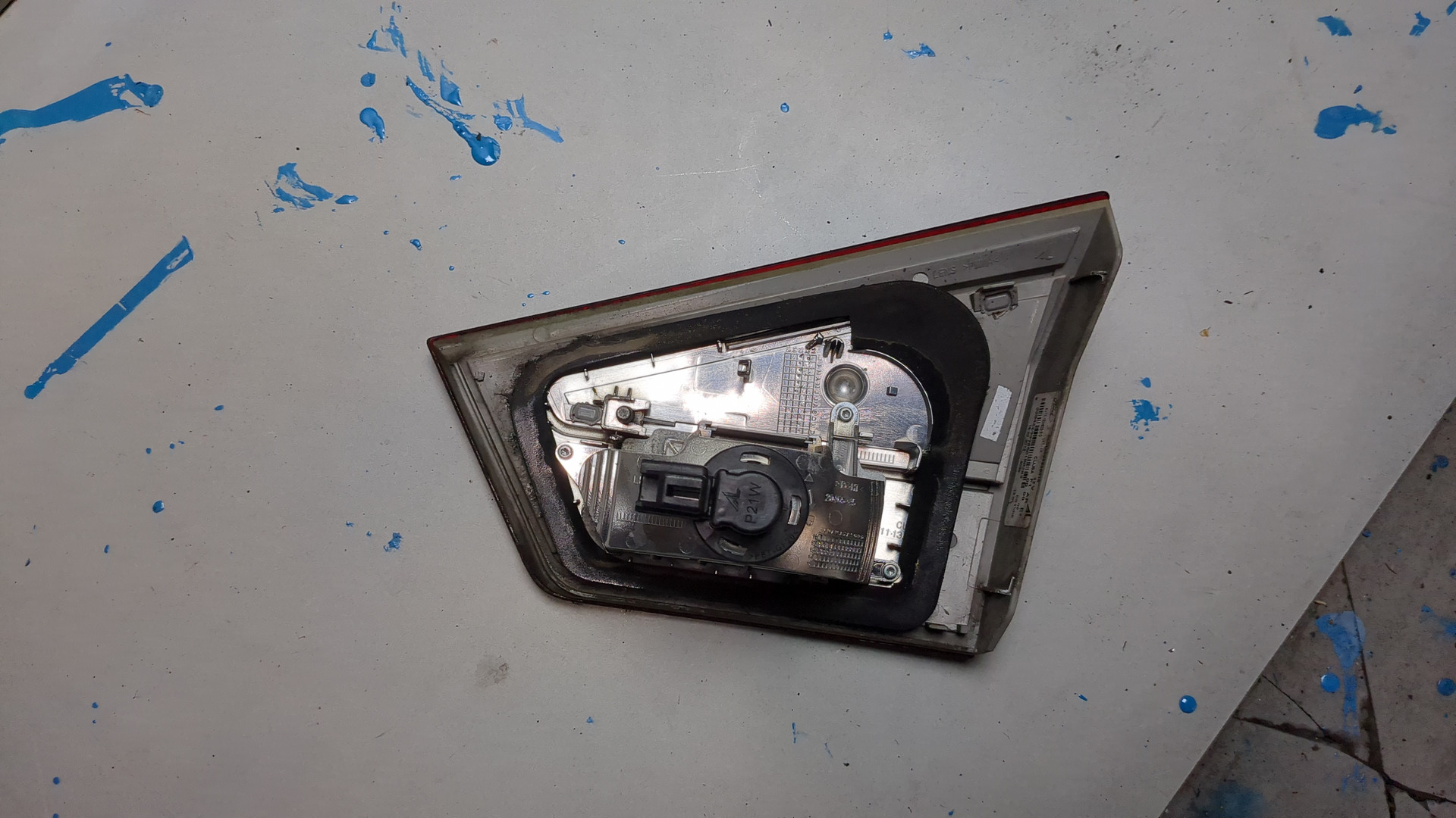 Фонарь задний внутренний левый