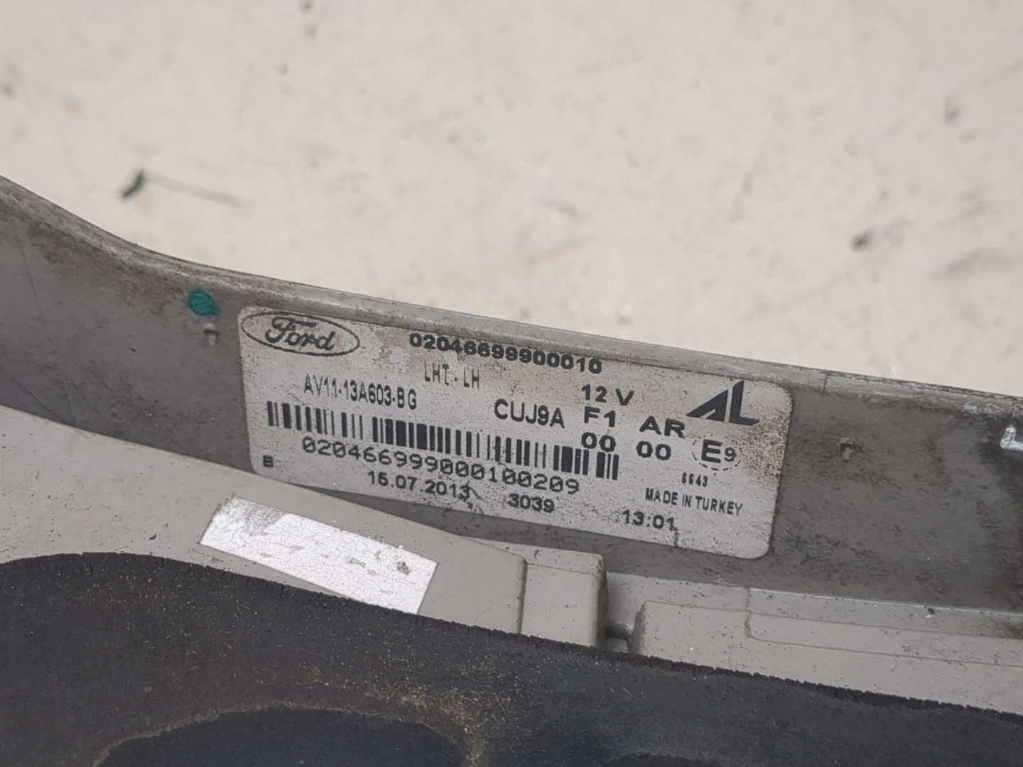 Фонарь задний внутренний левый