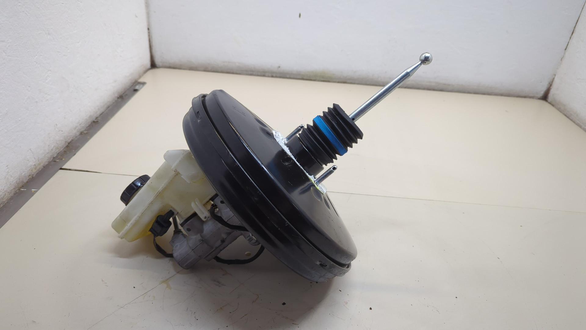 Цилиндр тормозной главный